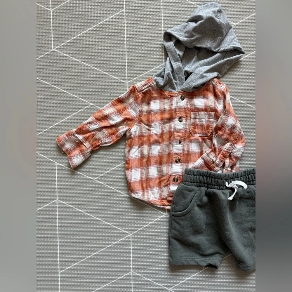 Modern Moments|Baby boy Orange Plaid Hooded Shirt with soft Shorts Set•••12M